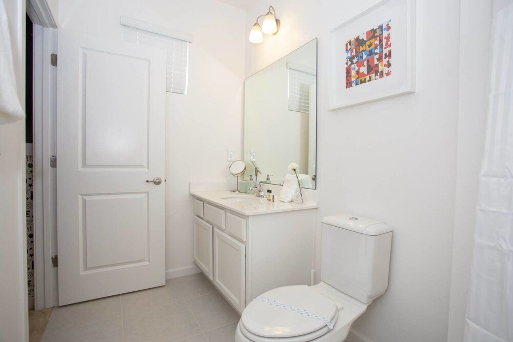 Spacious Luxury Home With Private Pool Near Disney - Image 2