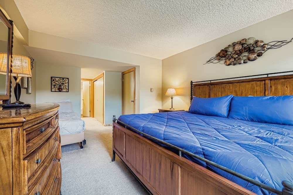 1806 Decatur 2 Bedroom Condo