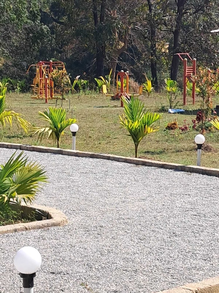 Cheetah Farms Jungle Stay