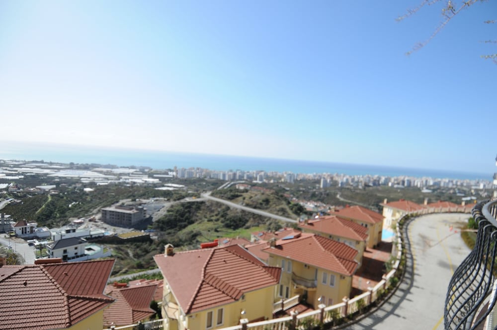 Gold City 3 Bedroom Villa 4 view 3