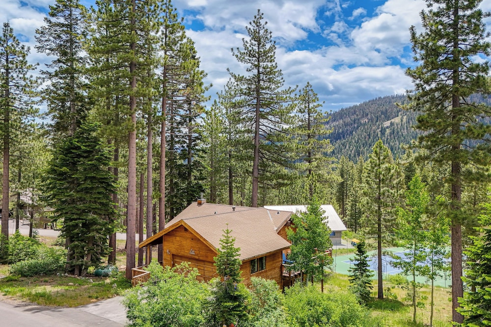 Close to Ski Slopes: Tahoe Ski Chalet w/ Fireplace view 3