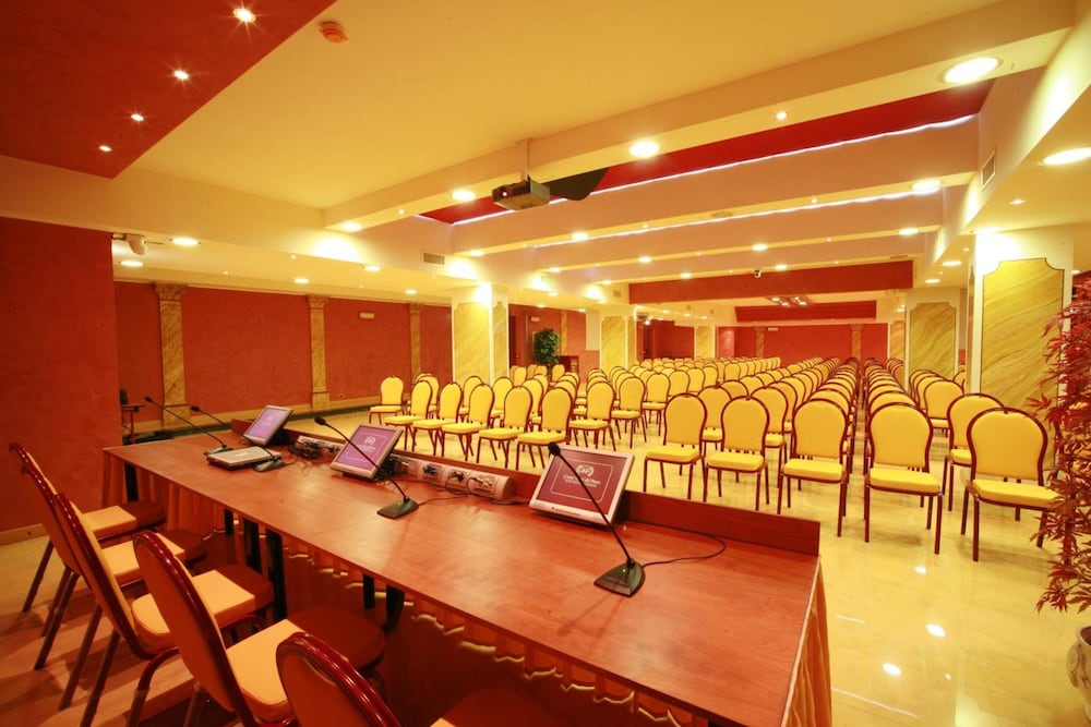 meeting & event spaces