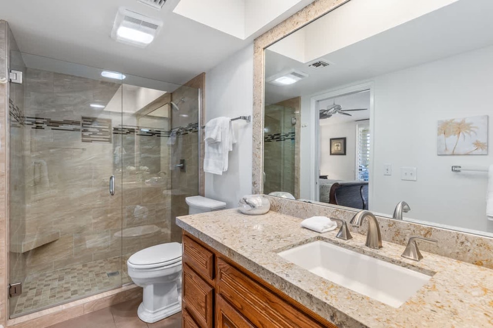 Desert Flower- Ironwood CC Condo Pool Spa
