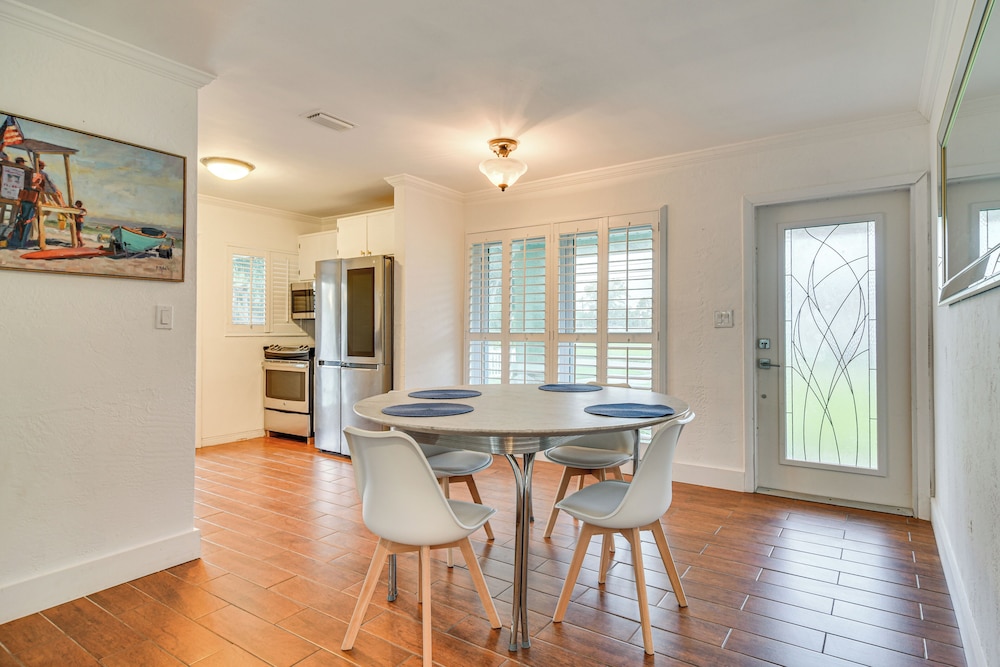 5 Mi to Dtwn: Pet-friendly Home in St Petersburg!
