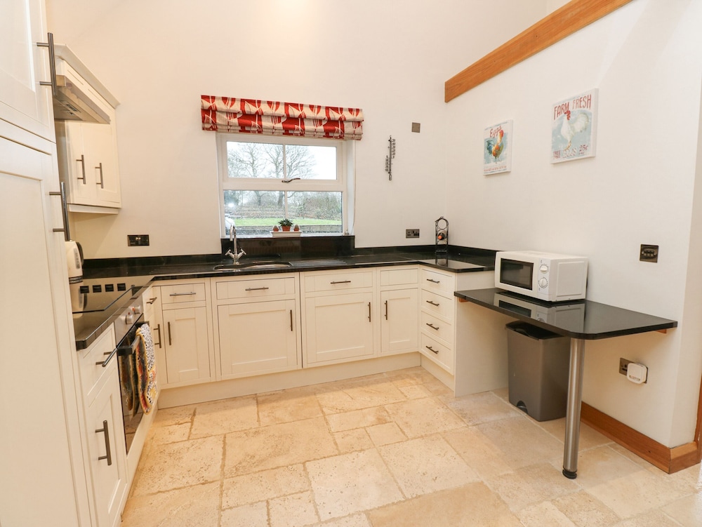 Sutton Newbold Cottage