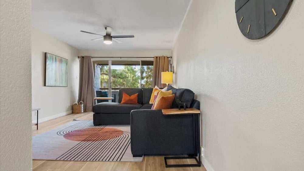 Modern and Sophisticated Old Town Scottsdale Gem!