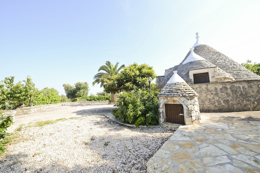 I Trulli del Ciliegio con giardino
