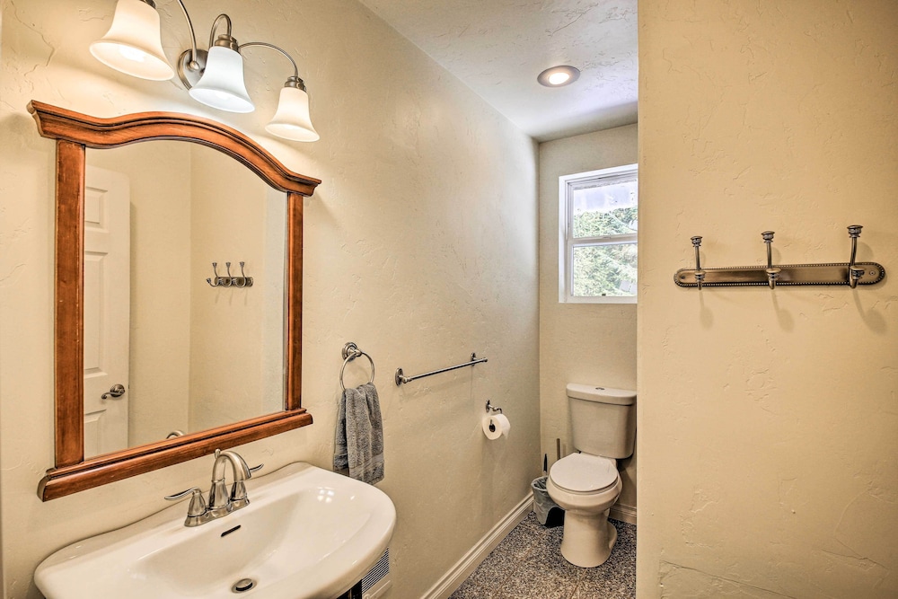 Family-friendly Sagle Vacation Rental w/ Deck - Property Image 2