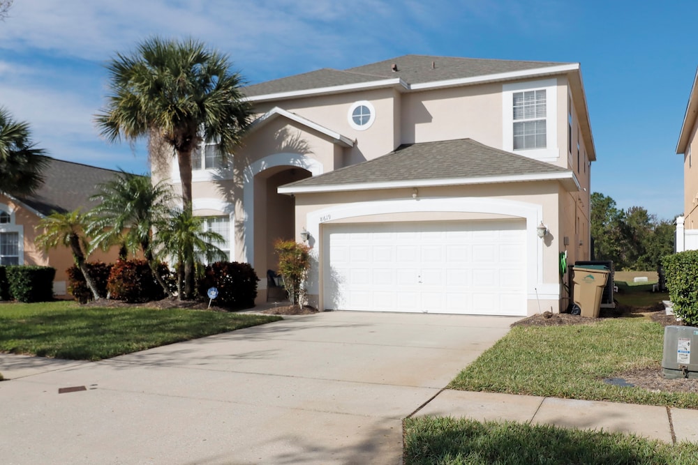 7 Bedrooms Perfect For Large Families Or Groups!