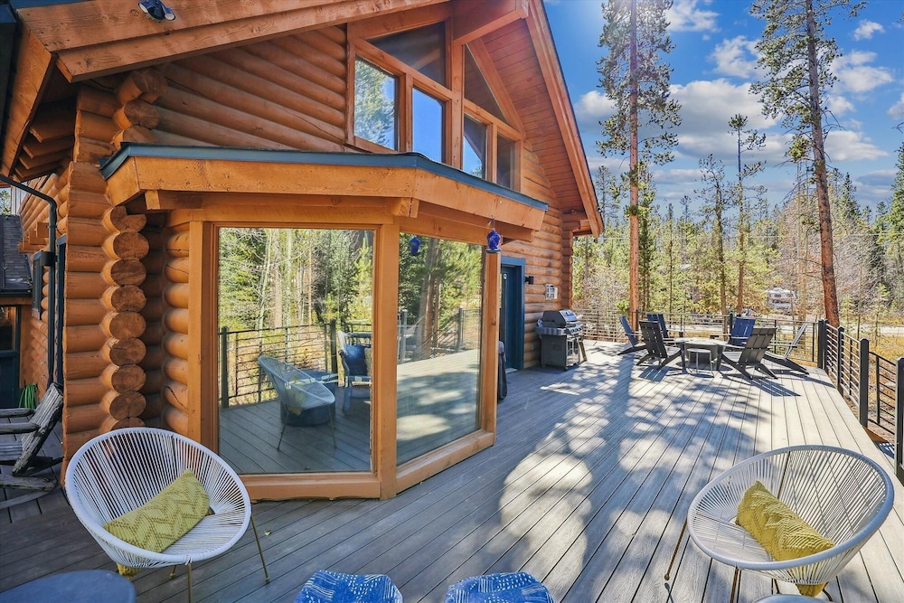 American Way Chalet 5 Bedroom Home