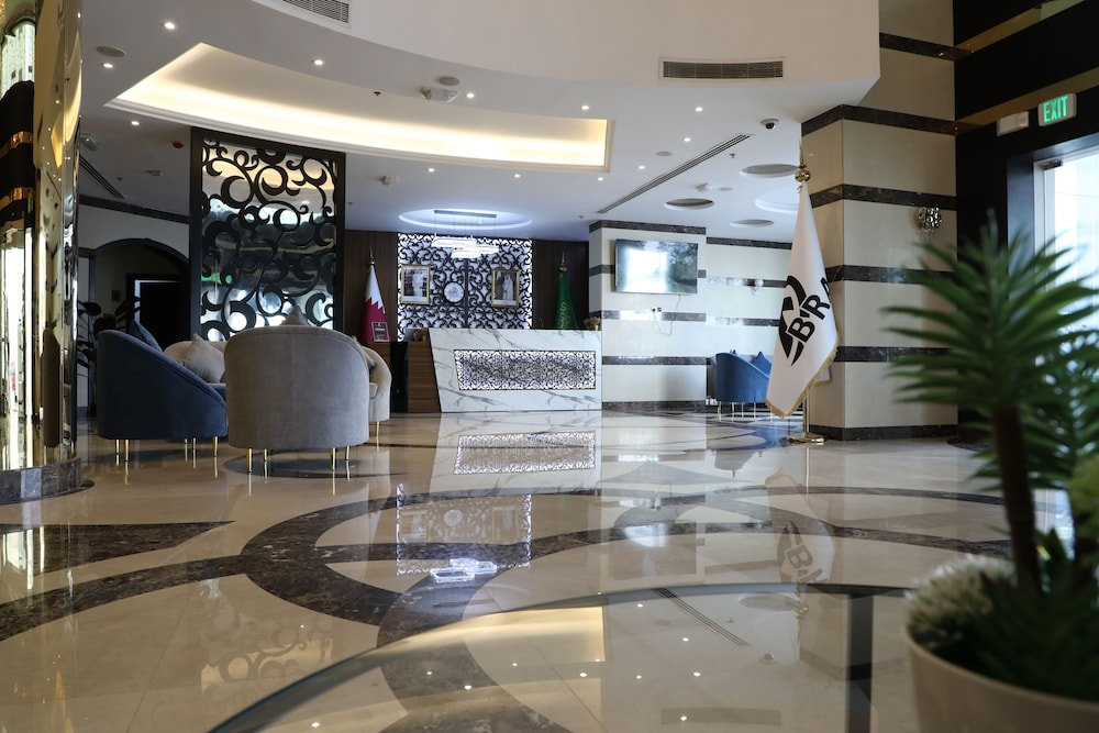 Lobby & Reception