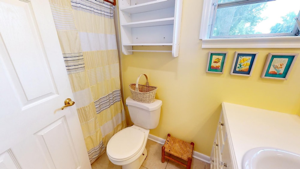 712 2nd Avenue - Upper