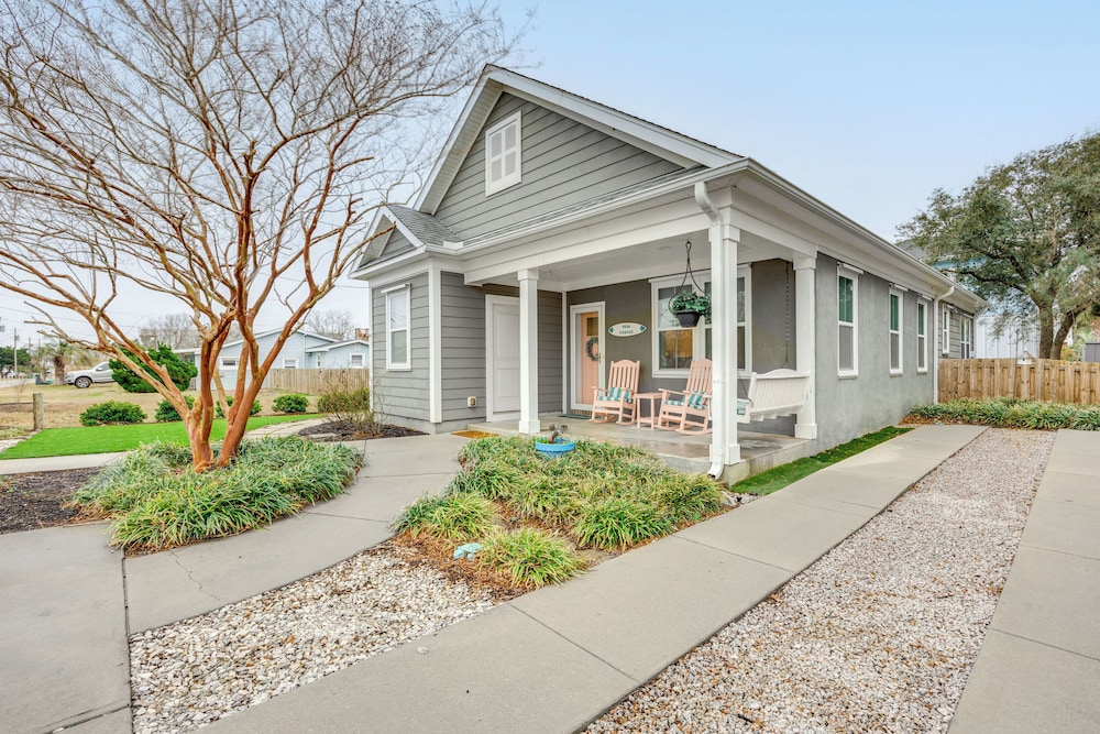 Walk to Beach: Cottage w/ Yard in Kure Beach!