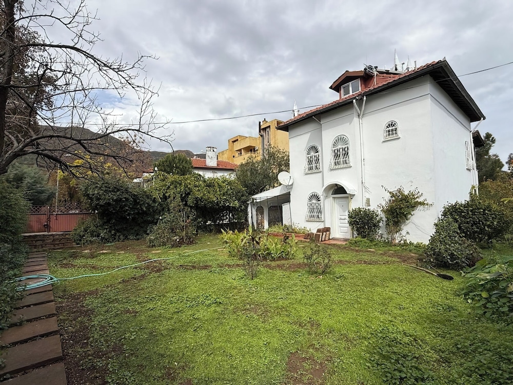 Mete 3 Villa
