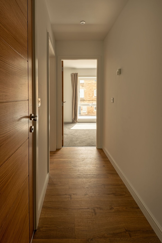 Roomy Comfortable Apartment photo 5