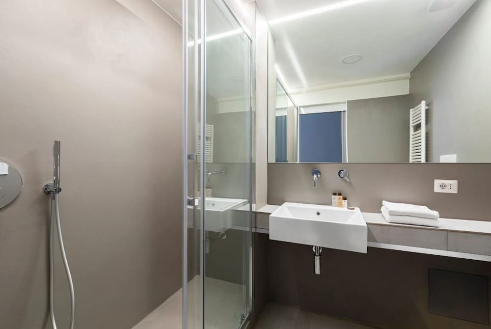 Croce Apartments