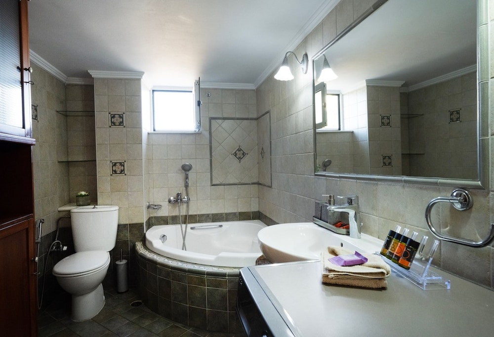 Casa Anthea 3 Bedroom Apartment With Garden