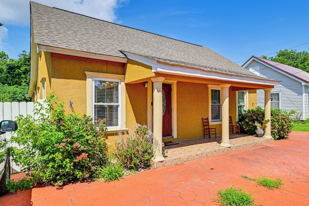 Close to Airport: Home in the Heart of Charlotte!