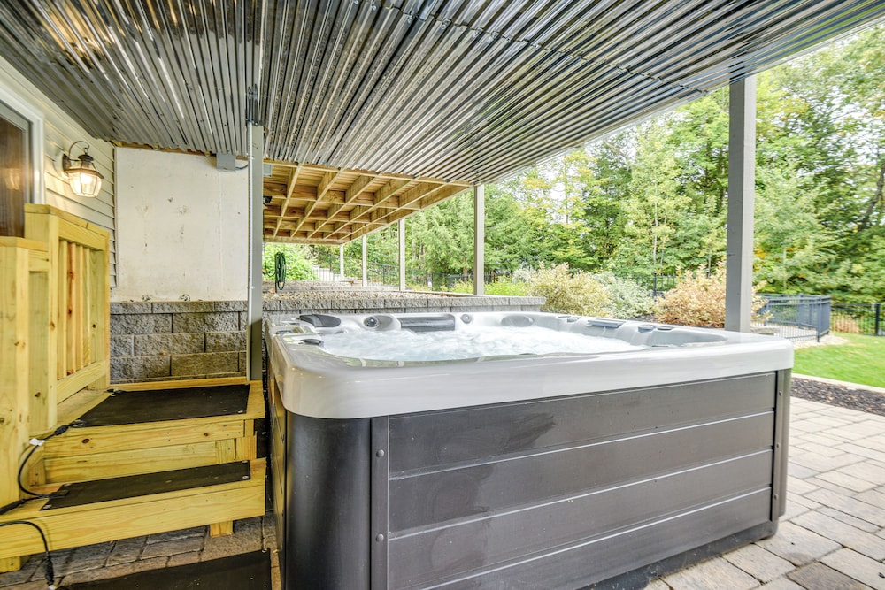 Milton Hidden Gem w/ Pool, Hot Tub & Fireplace!
