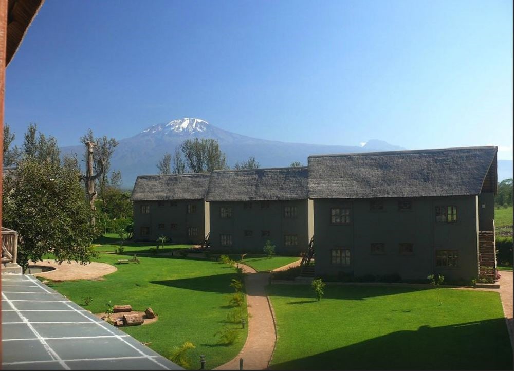Weru Weru River Lodge