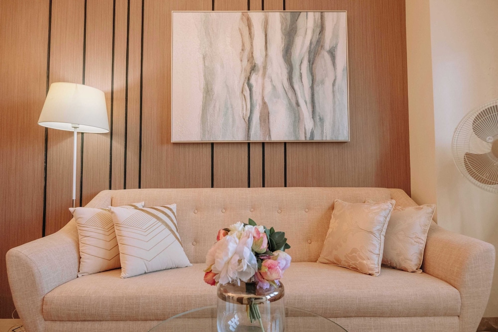 Elegant Living in the City