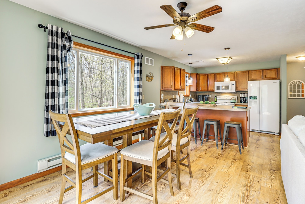 Game Room + Lake Access: Albrightsville Escape