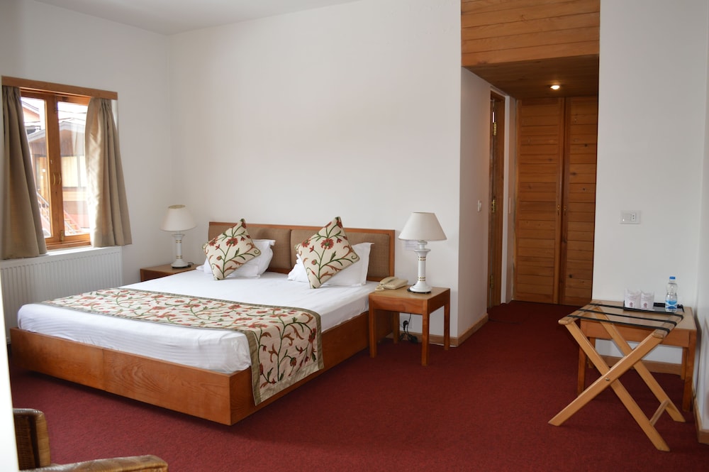 Pahalgam hotel