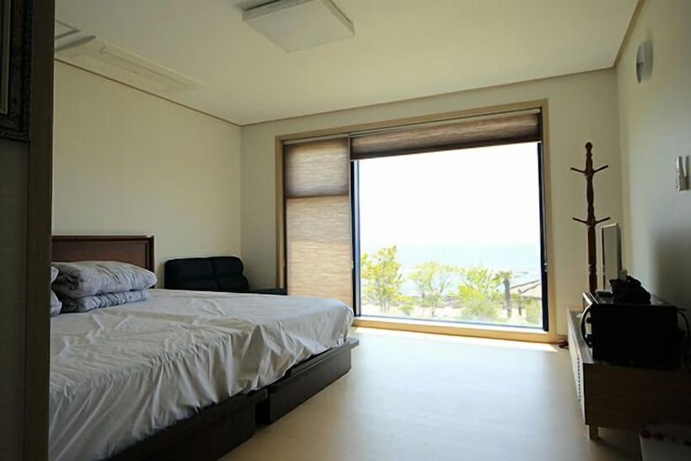 Seogwipo Gongcheonpo Villa Pension