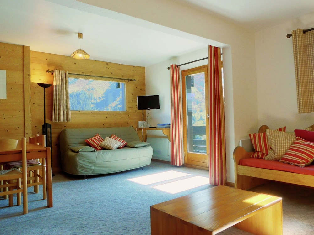 Majestic Apartment in Meribel-mottaret Close to Skiing