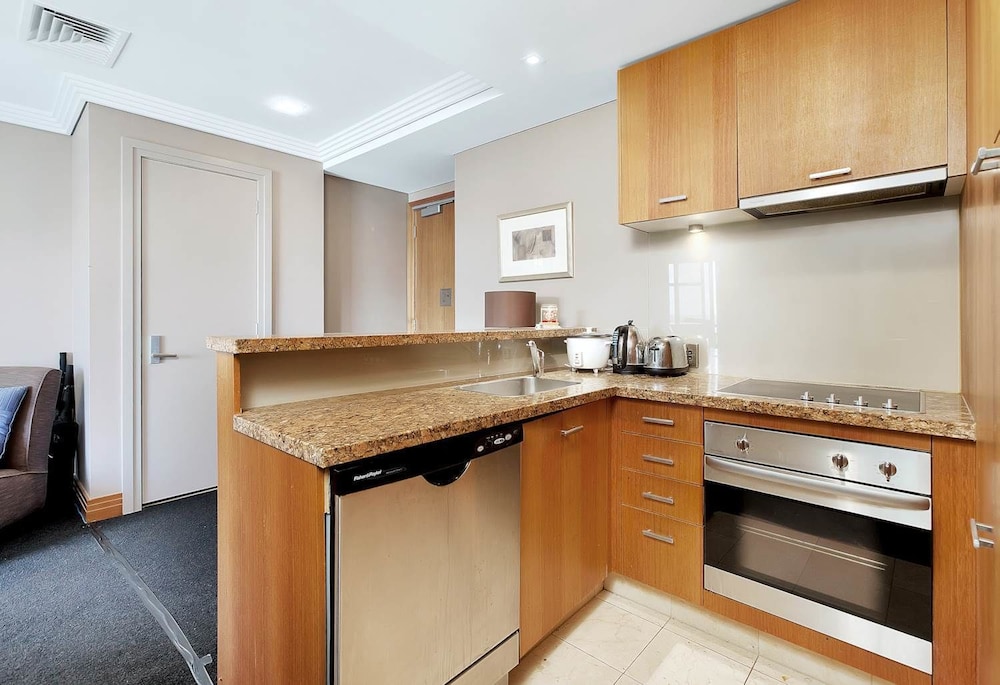 Metropolis 2 Bedroom Park Suite