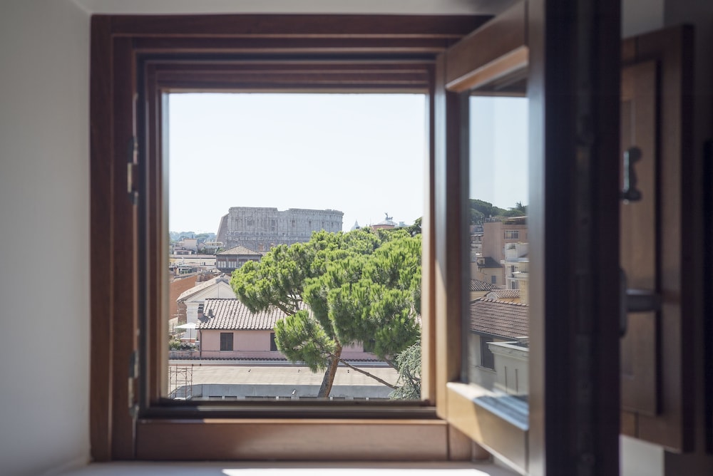 Colosseo & Colle Oppio Charming Apartment