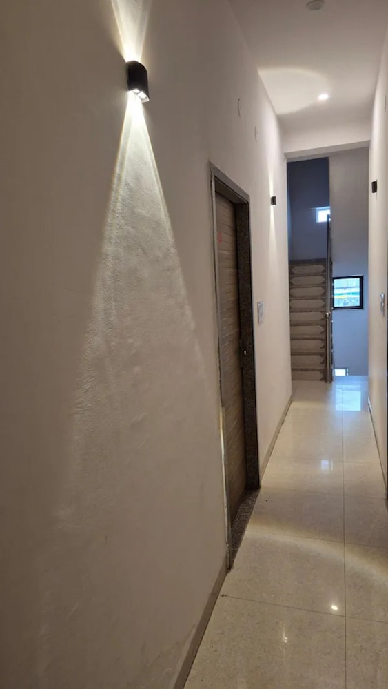 Fabhotel Shree Hanuman