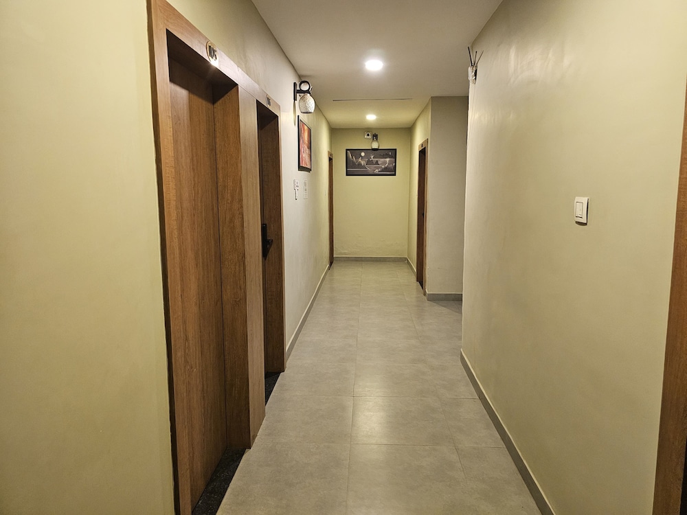 StayGuru Hotel Paradise Inn