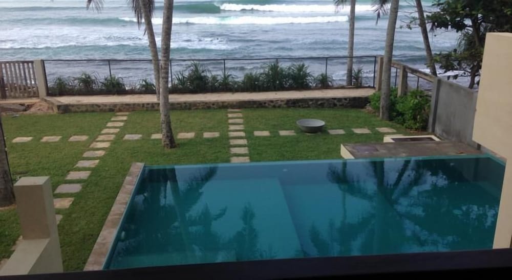 Chillax Villas