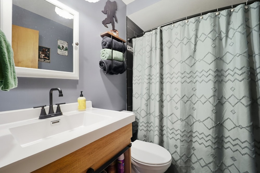 Lewiston Landing: Cozy Lake Access Getaway 3 Bedroom Home