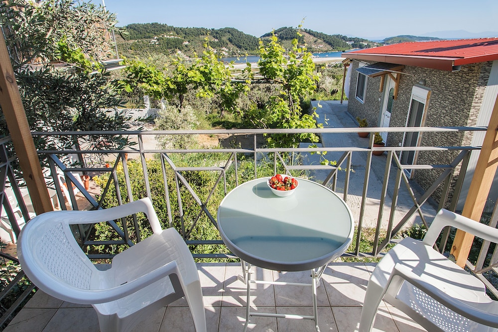 SkyFrame Apartments