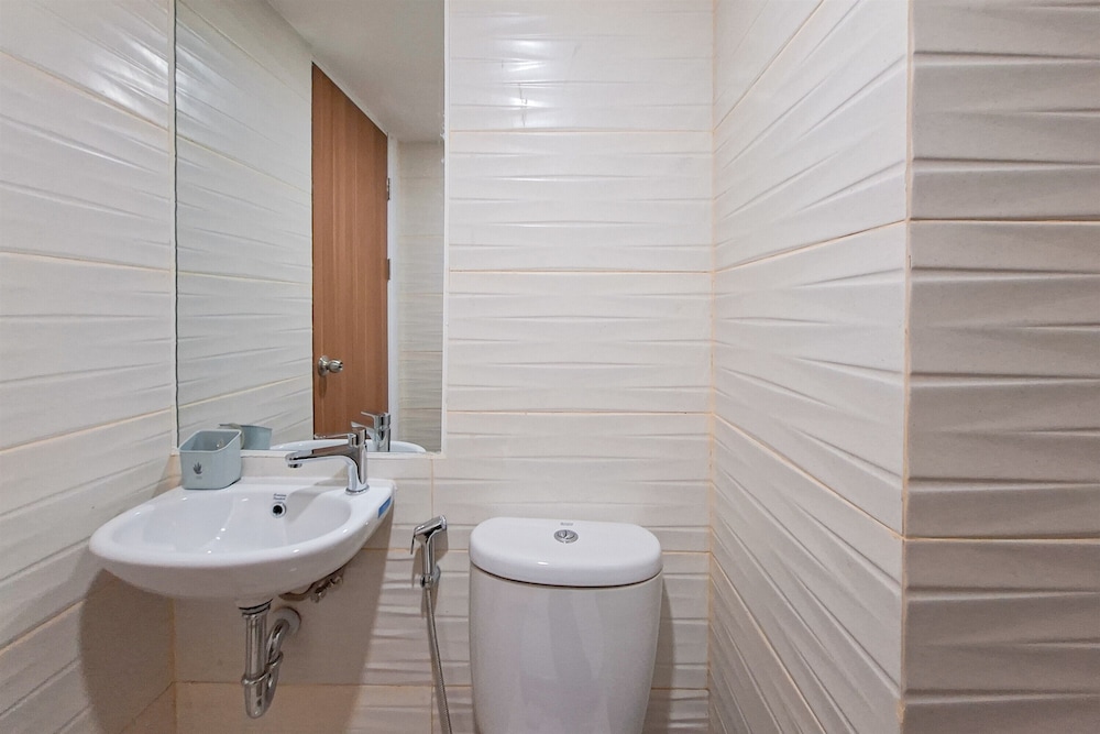 Studio Near Krl Station At Cisauk Point Apartment