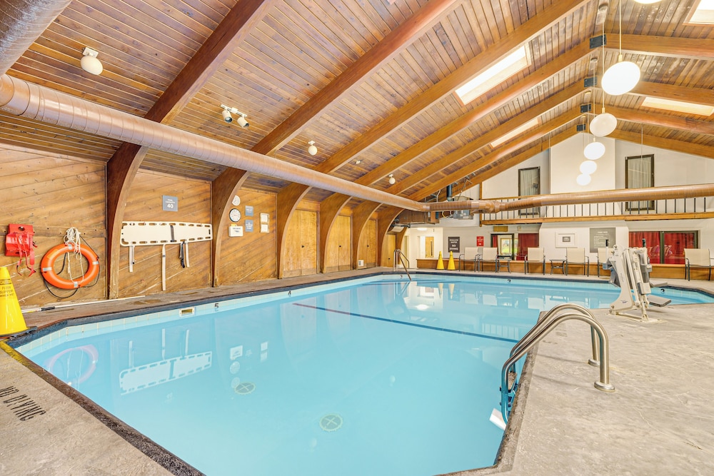 Golf, Swim & Ski: Schuss Mtn Family Getaway!