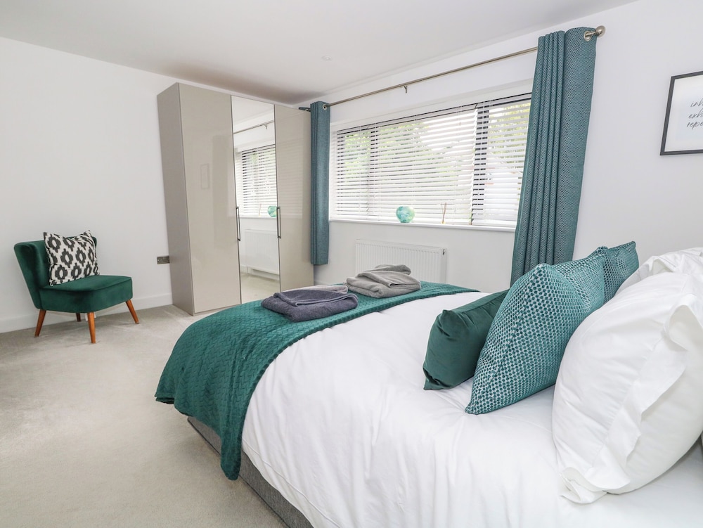 66A Danecourt Road