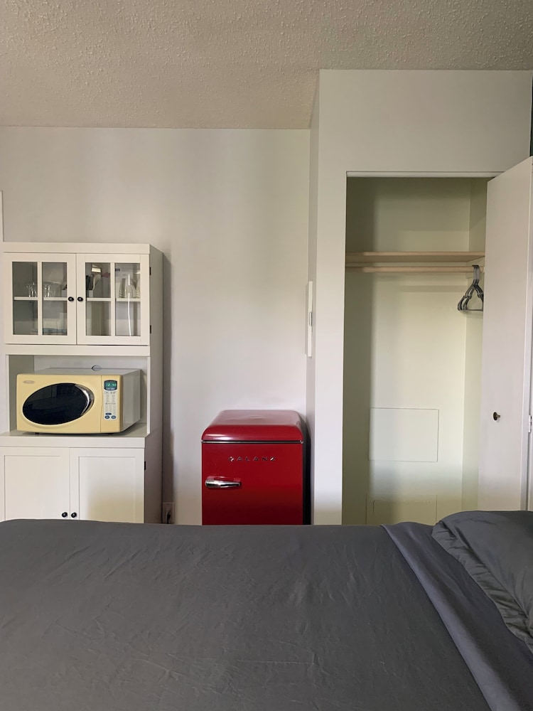 Oliver Motel & Inn
