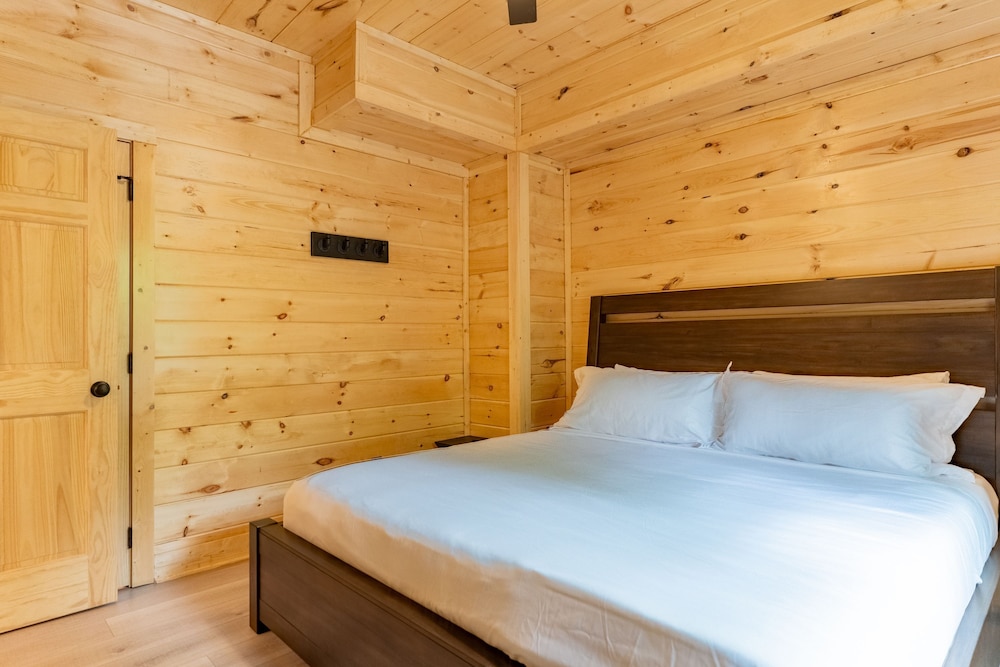 2 Brand New Cabins for Family Retreat