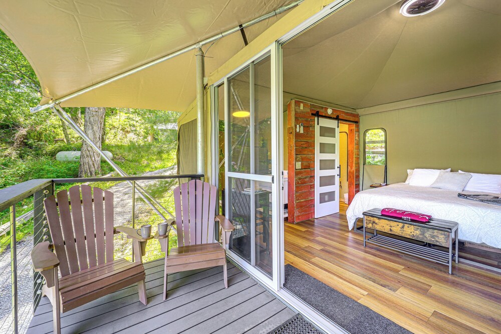 Mtn-view Deck: Scenic Glamping Getaway Near Boone!