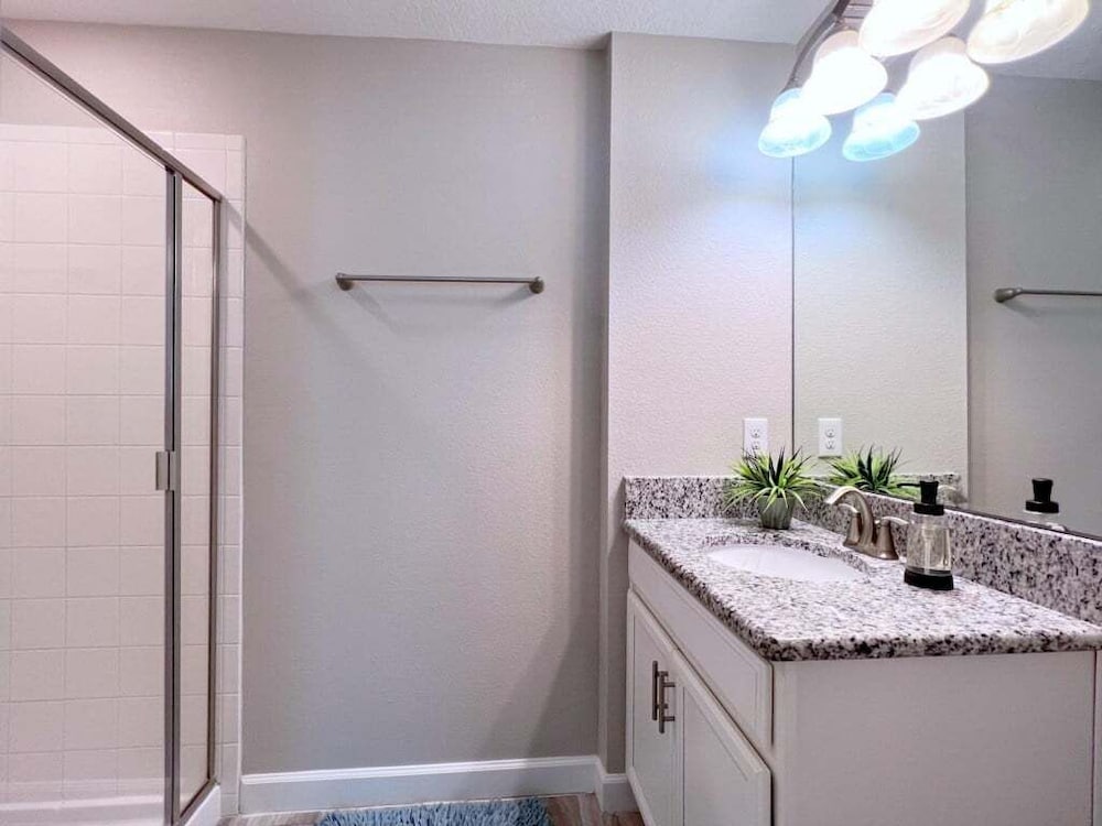Mickey's Home 5 Bed Town-home With Private Pool! 5 Bedroom Townhouse