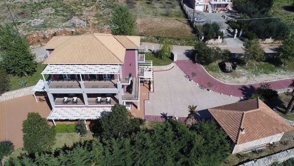 Dina Apartments