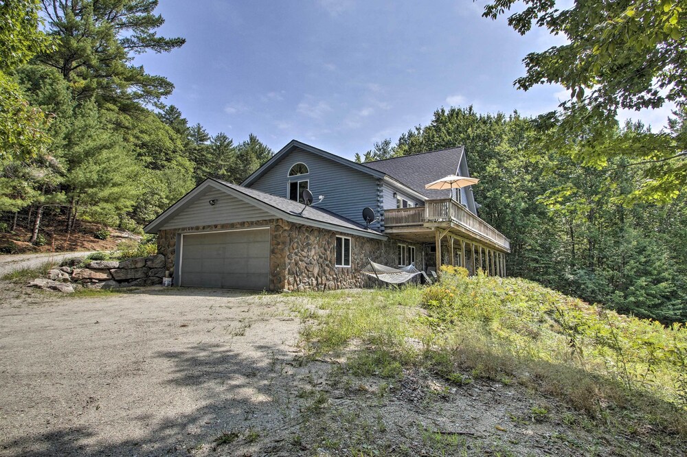 Elegant & Quiet Maine Escape w/ Sauna & Deck!