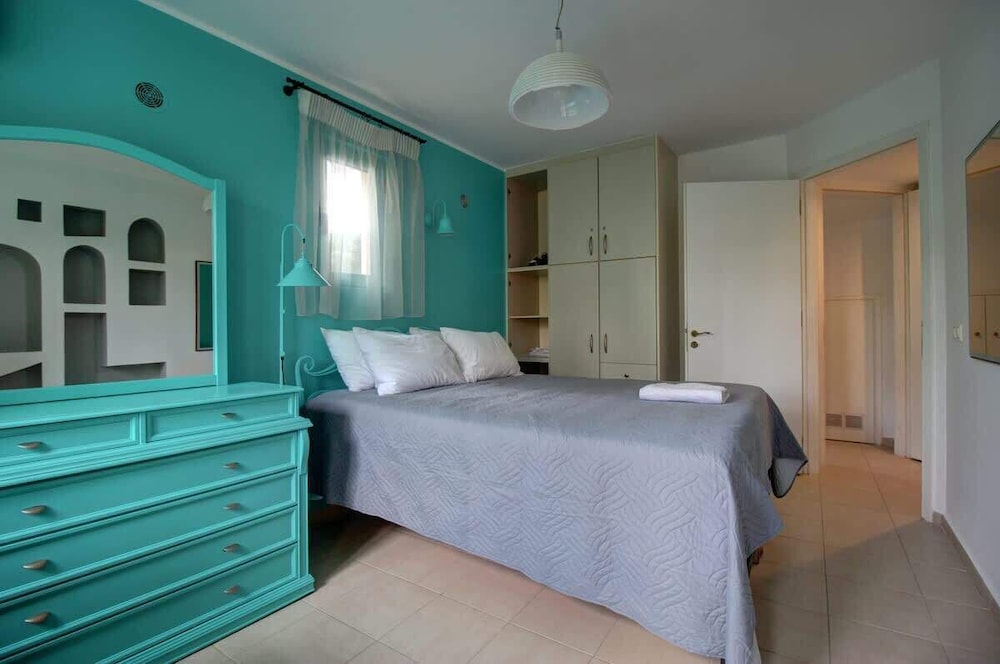 Villa Elias 2BR Lower Apt with Pool