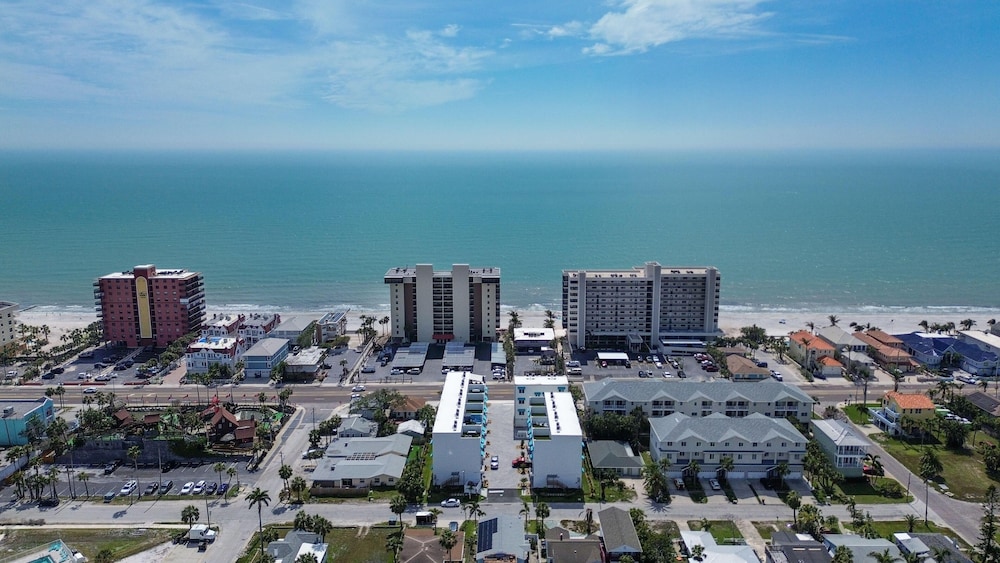 Azul Townhomes A4 - Sunset