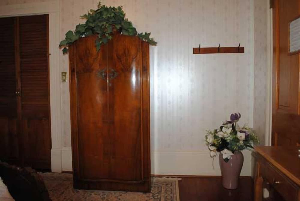 Angel Rose Bed & Breakfast