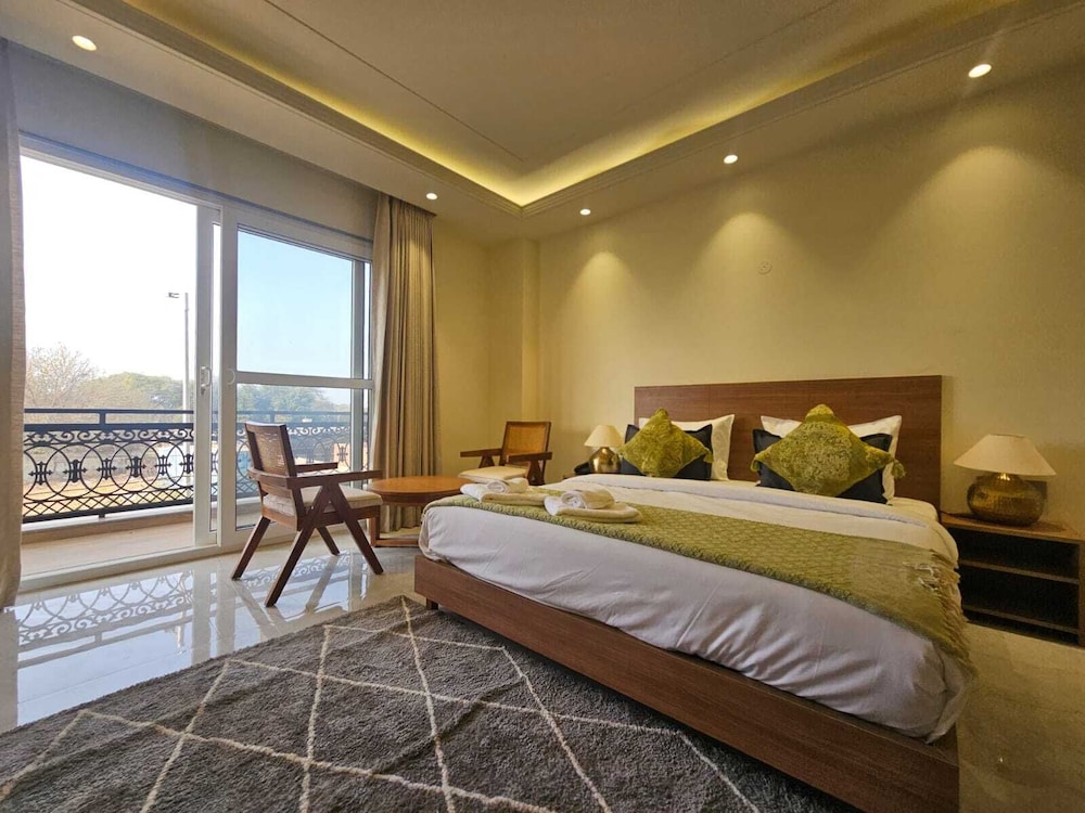 Hotel Dwellr