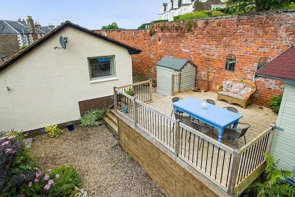 Ferry View Cottage - Private Balcony view 4